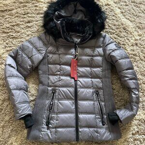 Women's Warm Winter Puffer Jacket with Faux-Fur Trim Hood Size Small